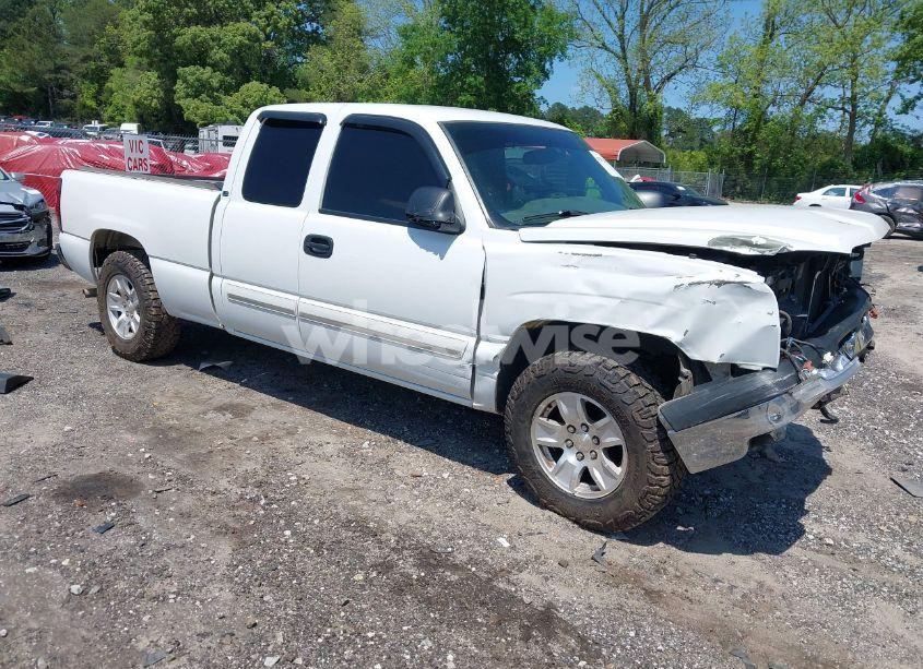 2004 Chevrolet Silverado 1500 LS (VIN 2GCEC19V841115473) main photo