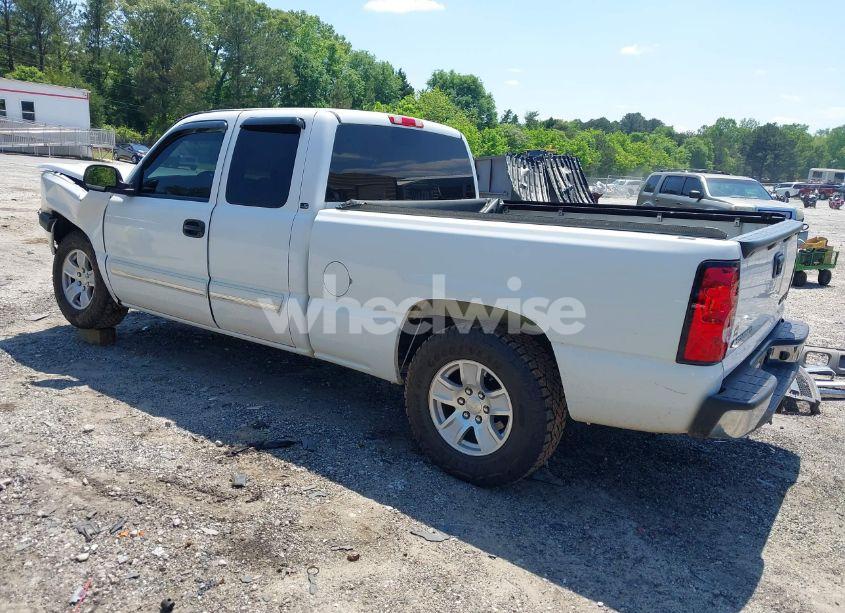 Photo 3 of 2004 Chevrolet Silverado 1500 LS (VIN 2GCEC19V841115473)