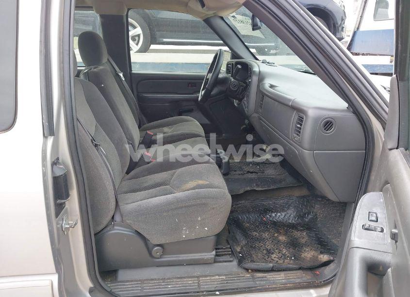 Photo 5 of 2005 Chevrolet Silverado 1500 LS (VIN 2GCEC19V851328750)