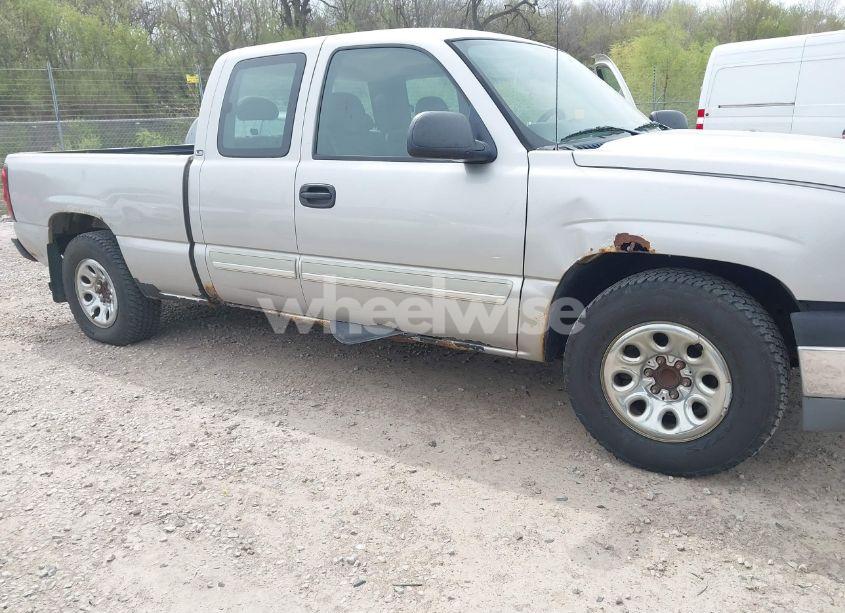 Photo 6 of 2005 Chevrolet Silverado 1500 LS (VIN 2GCEC19V851328750)