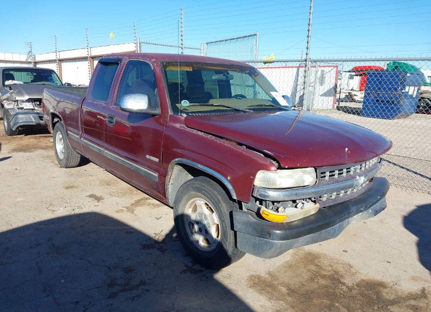 1999 Chevrolet Silverado 1500 LS (VIN 2GCEC19V8X1139647) main photo