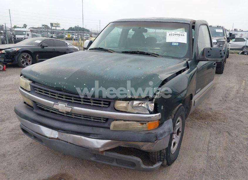 Photo 2 of 2001 Chevrolet Silverado 1500 LS (VIN 2GCEC19V911260503)