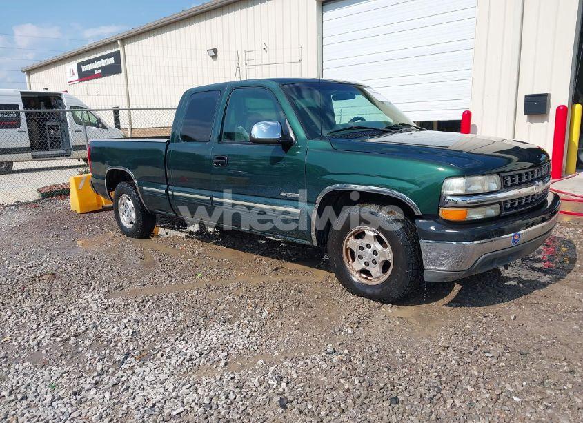2002 Chevrolet Silverado 1500 LS (VIN 2GCEC19V921198716) main photo