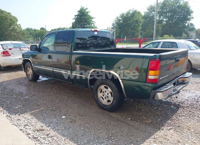Photo 3 of 2002 Chevrolet Silverado 1500 LS (VIN 2GCEC19V921198716)