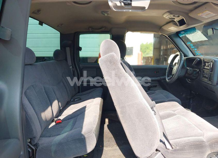 Photo 8 of 2002 Chevrolet Silverado 1500 LS (VIN 2GCEC19V921198716)