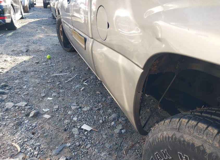 Photo 14 of 2003 Chevrolet Silverado 1500 LS (VIN 2GCEC19V931222384)