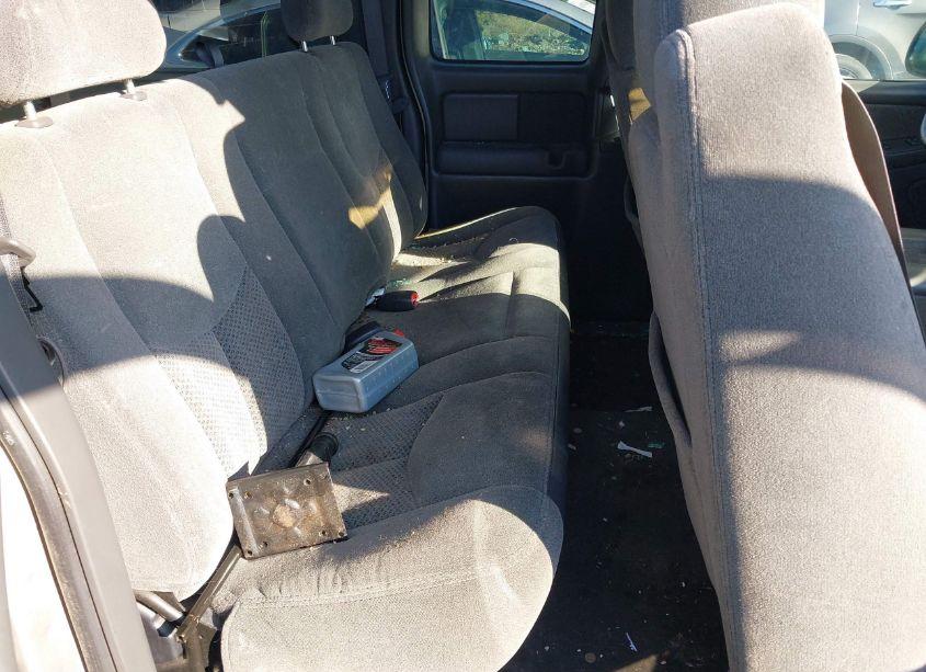 Photo 8 of 2003 Chevrolet Silverado 1500 LS (VIN 2GCEC19V931222384)