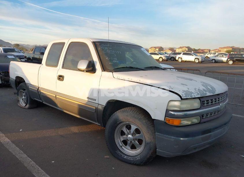 2001 Chevrolet Silverado 1500 LS (VIN 2GCEC19VX11392640) main photo