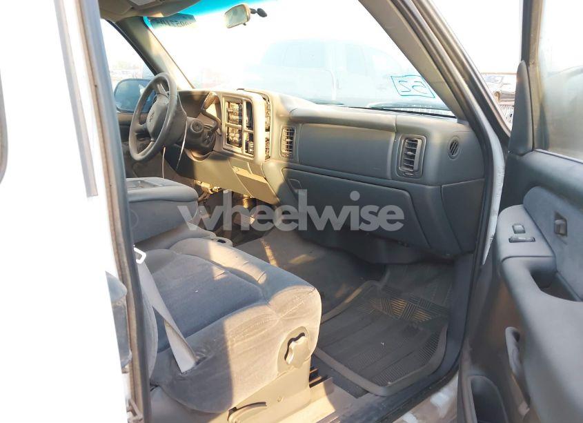 Photo 5 of 2001 Chevrolet Silverado 1500 LS (VIN 2GCEC19VX11392640)