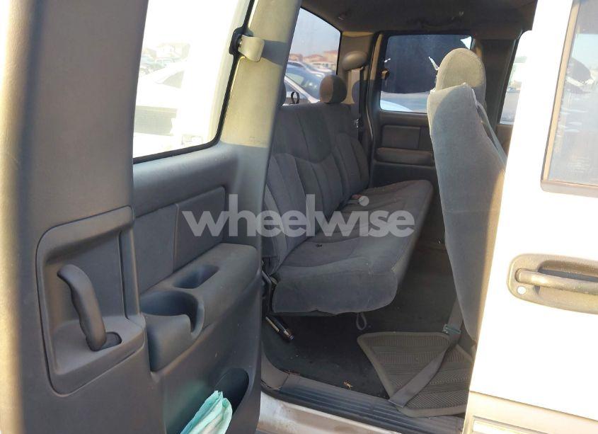 Photo 8 of 2001 Chevrolet Silverado 1500 LS (VIN 2GCEC19VX11392640)