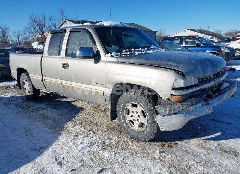 2002 Chevrolet Silverado 1500 LS (VIN 2GCEC19VX21196604) main photo