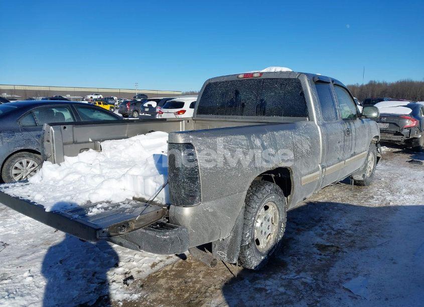 Photo 4 of 2002 Chevrolet Silverado 1500 LS (VIN 2GCEC19VX21196604)