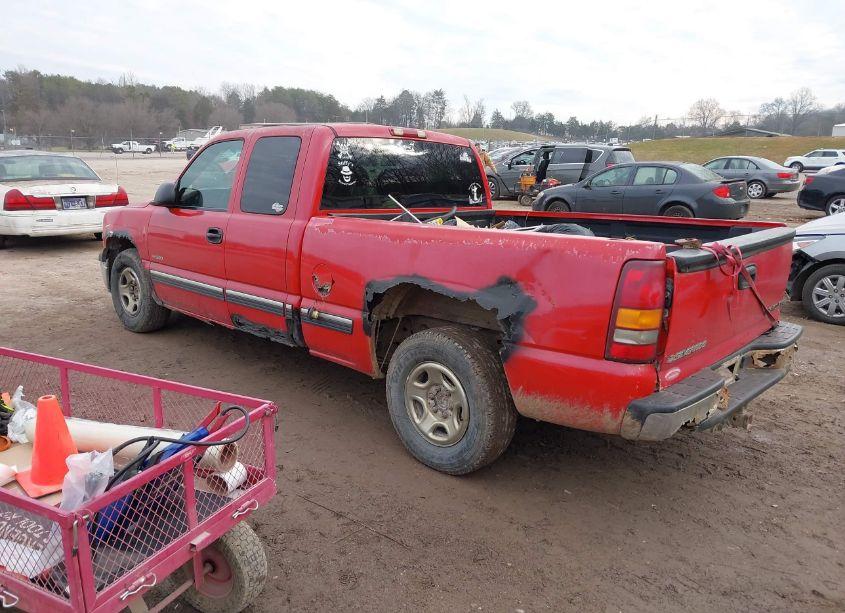 Photo 3 of 2002 Chevrolet Silverado 1500 (VIN 2GCEC19VX21329281)