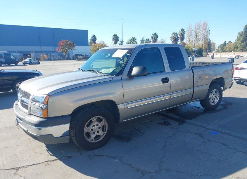Photo 2 of 2003 Chevrolet Silverado 1500 LS (VIN 2GCEC19VX31203584)