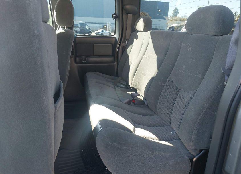 Photo 8 of 2003 Chevrolet Silverado 1500 LS (VIN 2GCEC19VX31203584)