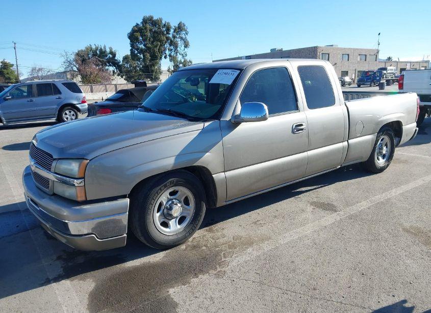 Photo 2 of 2003 Chevrolet Silverado 1500 LS (VIN 2GCEC19VX31392219)