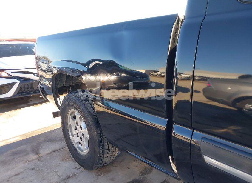 Photo 17 of 2003 Chevrolet Silverado 1500 LS (VIN 2GCEC19VX31410525)