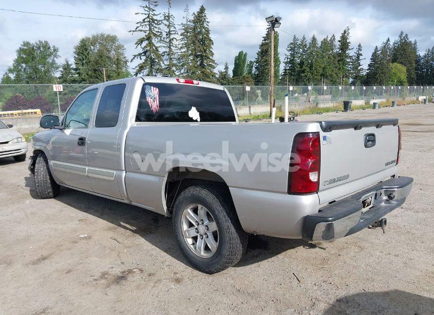 Photo 3 of 2004 Chevrolet Silverado 1500 LS (VIN 2GCEC19VX41126720)