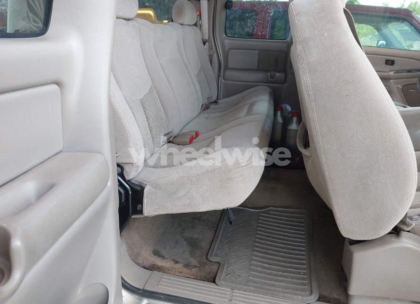 Photo 8 of 2005 Chevrolet Silverado 1500 LS (VIN 2GCEC19VX51200042)