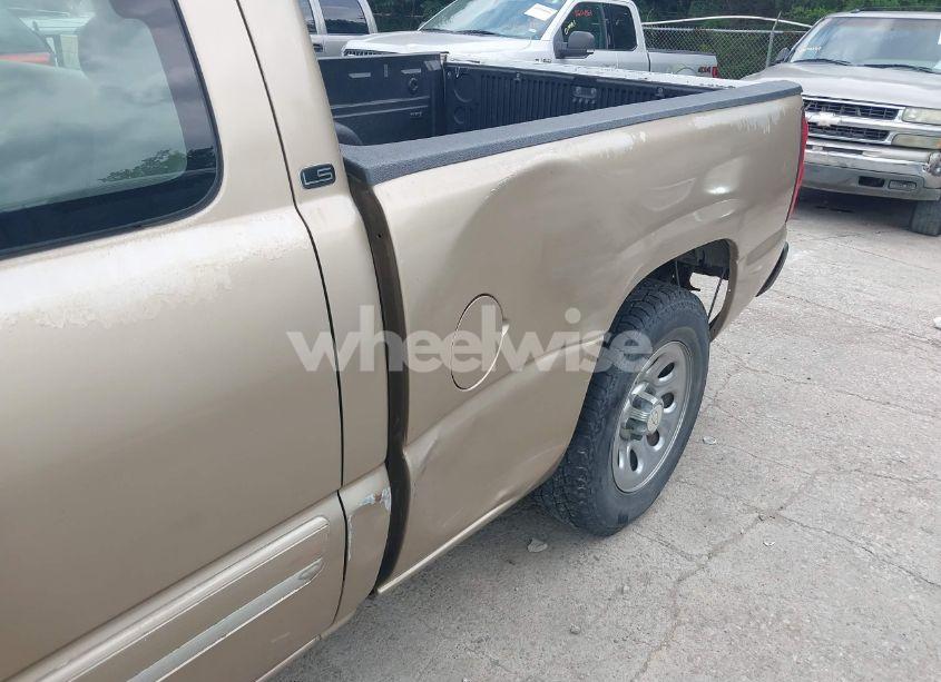 Photo 6 of 2005 Chevrolet Silverado 1500 LS (VIN 2GCEC19VX51360616)