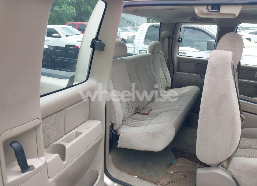 Photo 8 of 2005 Chevrolet Silverado 1500 LS (VIN 2GCEC19VX51360616)