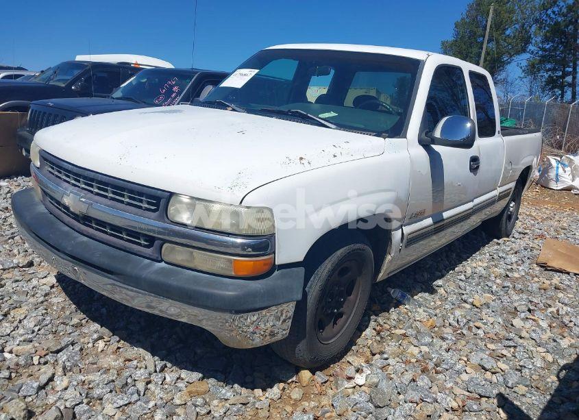 Photo 2 of 2000 Chevrolet Silverado 1500 LS (VIN 2GCEC19VXY1160551)