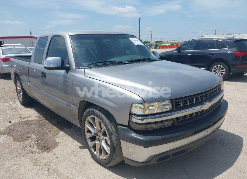 2001 Chevrolet Silverado 1500 LS (VIN 2GCEC19W211173289) main photo