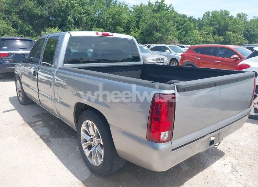 Photo 3 of 2001 Chevrolet Silverado 1500 LS (VIN 2GCEC19W211173289)