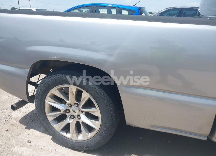 Photo 6 of 2001 Chevrolet Silverado 1500 LS (VIN 2GCEC19W211173289)