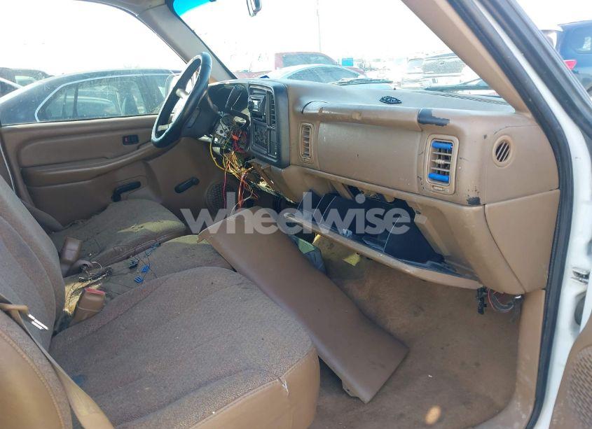 Photo 5 of 1999 Chevrolet Silverado 1500 (VIN 2GCEC19W3X1157367)