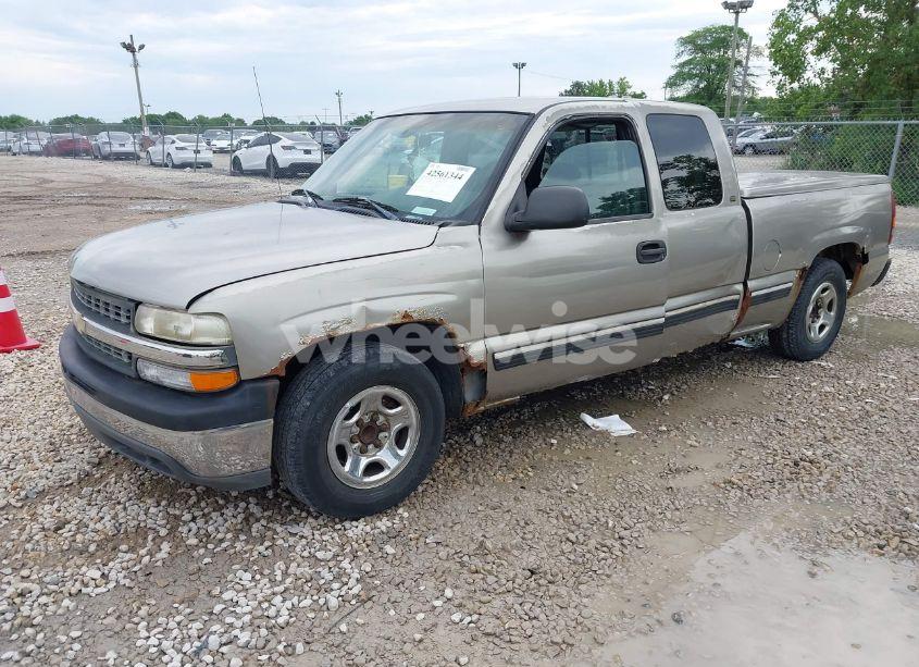 Photo 2 of 1999 Chevrolet Silverado 1500 (VIN 2GCEC19W3X1236540)