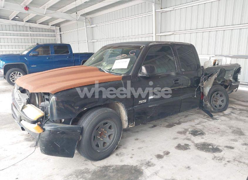 Photo 2 of 2001 Chevrolet Silverado 1500 (VIN 2GCEC19W411154811)