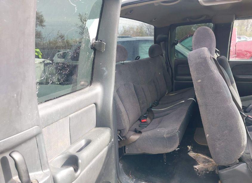 Photo 8 of 2001 Chevrolet Silverado 1500 LS (VIN 2GCEC19W411185640)