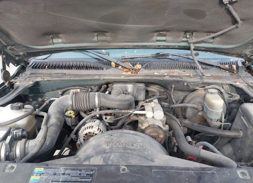 Photo 10 of 2002 Chevrolet Silverado 1500 (VIN 2GCEC19W421188121)