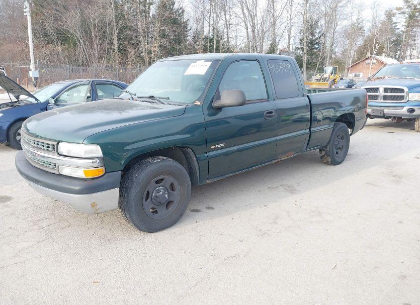 Photo 2 of 2002 Chevrolet Silverado 1500 (VIN 2GCEC19W421188121)