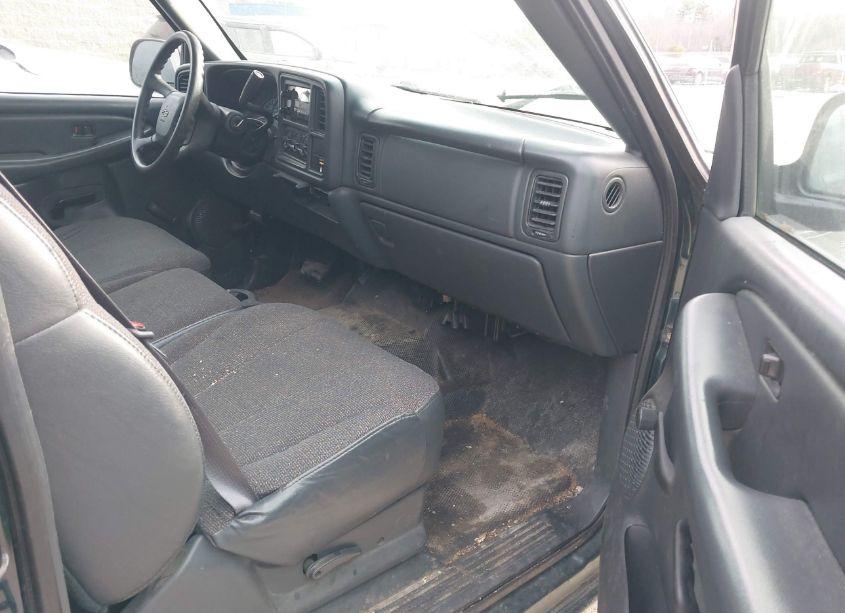 Photo 5 of 2002 Chevrolet Silverado 1500 (VIN 2GCEC19W421188121)