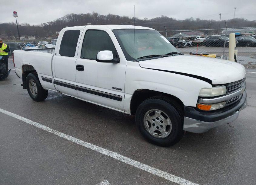 2002 Chevrolet Silverado 1500 LS (VIN 2GCEC19W421401620) main photo