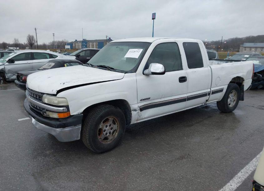 Photo 2 of 2002 Chevrolet Silverado 1500 LS (VIN 2GCEC19W421401620)