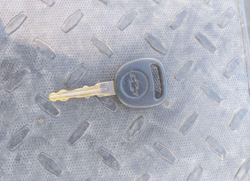 Photo 11 of 2000 Chevrolet Silverado 1500 (VIN 2GCEC19W4Y1385413)