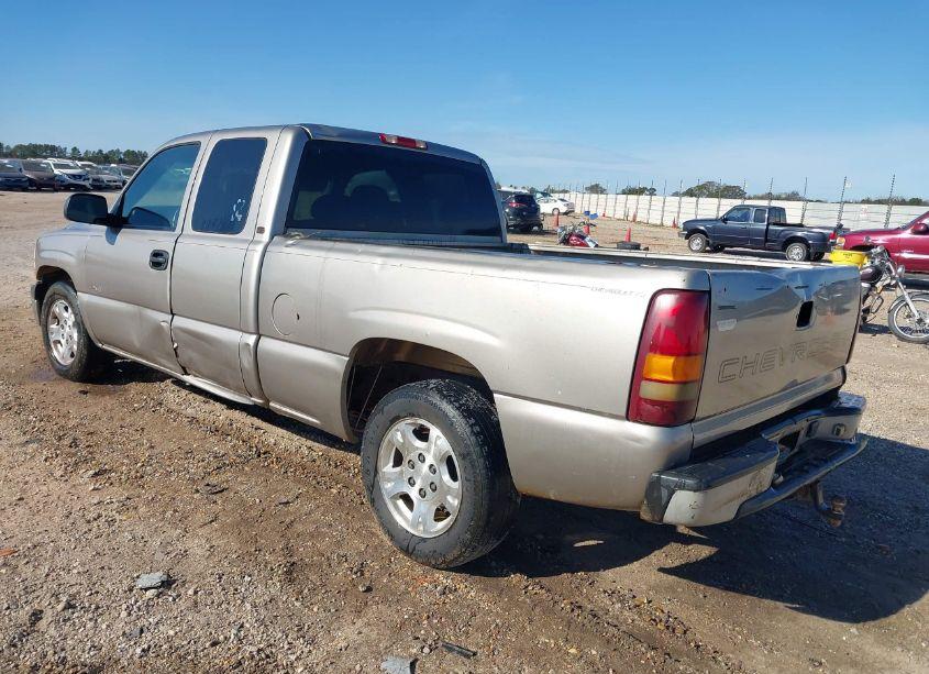 Photo 3 of 2000 Chevrolet Silverado 1500 (VIN 2GCEC19W4Y1385413)
