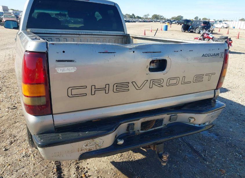 Photo 6 of 2000 Chevrolet Silverado 1500 (VIN 2GCEC19W4Y1385413)