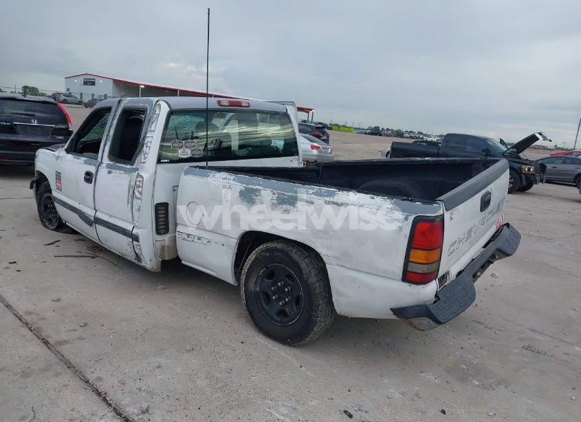 Photo 3 of 2001 Chevrolet Silverado 1500 (VIN 2GCEC19W511167759)