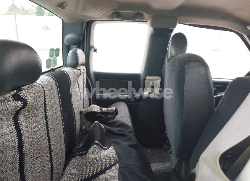 Photo 8 of 2001 Chevrolet Silverado 1500 (VIN 2GCEC19W511167759)