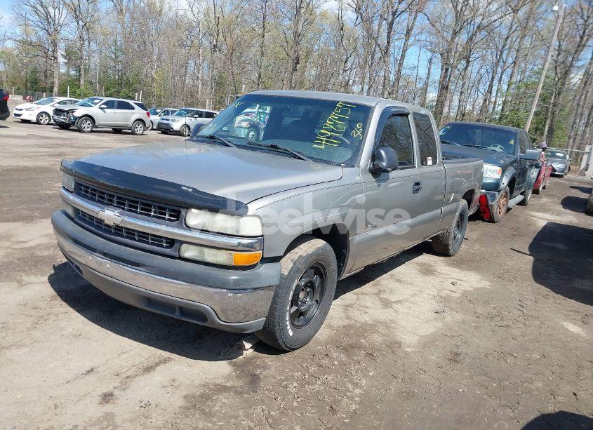 Photo 2 of 2001 Chevrolet Silverado 1500 (VIN 2GCEC19W511387273)