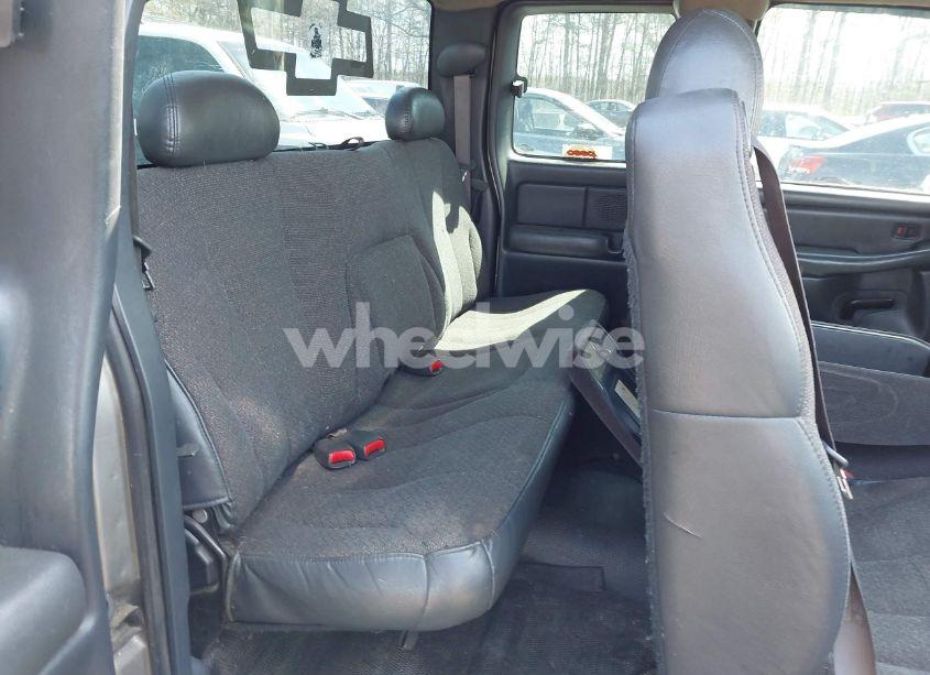 Photo 8 of 2001 Chevrolet Silverado 1500 (VIN 2GCEC19W511387273)