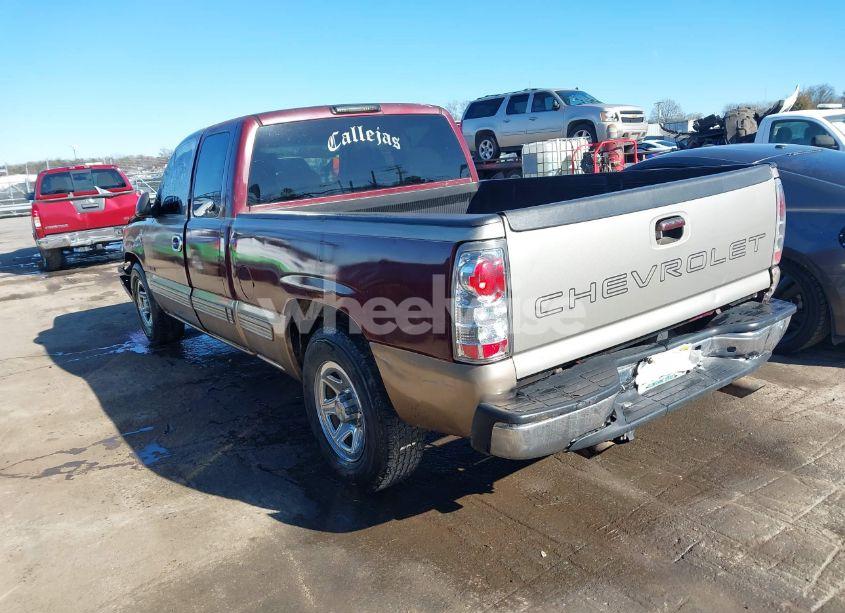 Photo 3 of 2001 Chevrolet Silverado 1500 LS (VIN 2GCEC19W611301470)