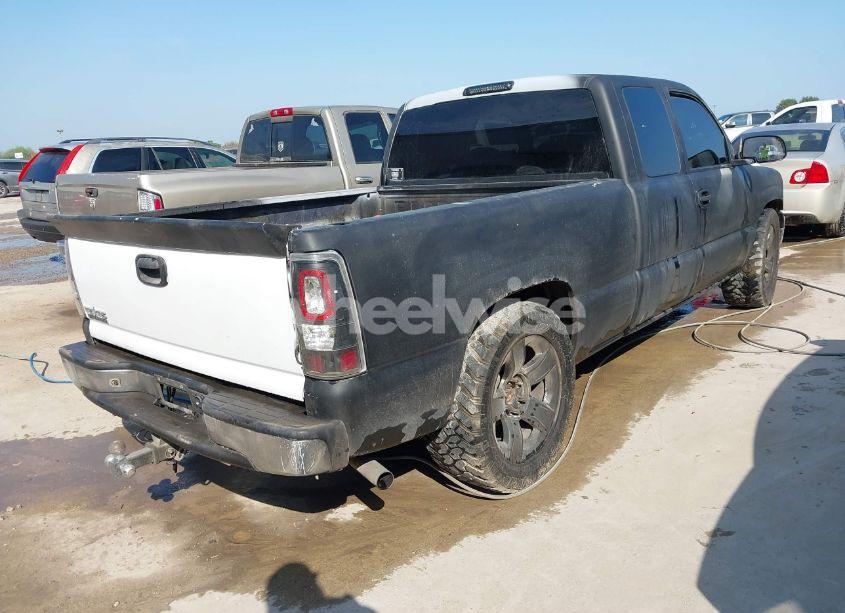 Photo 4 of 2000 Chevrolet Silverado 1500 LS (VIN 2GCEC19W6Y1319221)