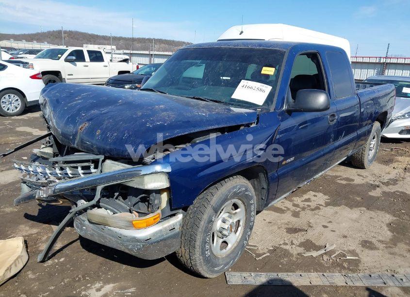 Photo 2 of 2001 Chevrolet Silverado 1500 (VIN 2GCEC19W711191058)