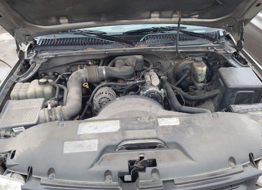 Photo 10 of 2001 Chevrolet Silverado 1500 (VIN 2GCEC19W711327950)