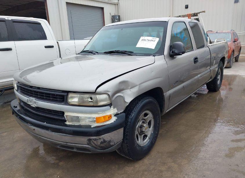 Photo 2 of 2001 Chevrolet Silverado 1500 (VIN 2GCEC19W711327950)
